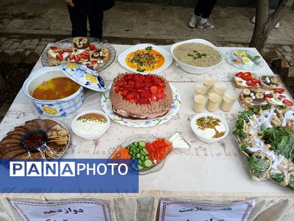 جشنواره صبحانه سالم در هنرستان موفقیان شهرستان نظرآباد