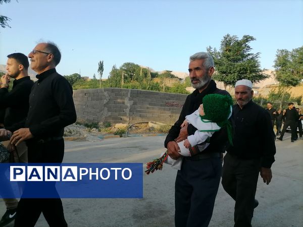 آیین زنجیر زنی و عزاداری روز تاسوعای حسینی