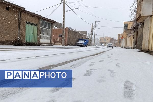 بارش نعمت الهی برف در شهرستان زیبای نیشابور 