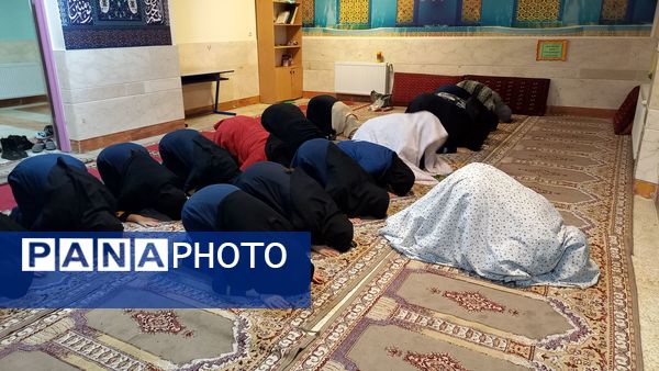برگزاری محفل انس با قرآن در مرکز پرورش استعدادهای درخشان فرزانگان شهرستان ملارد
