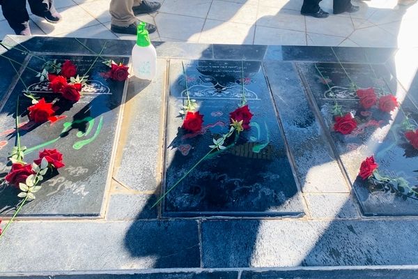 غبارروبی گلزار شهدای گمنام شهرستان باخرز