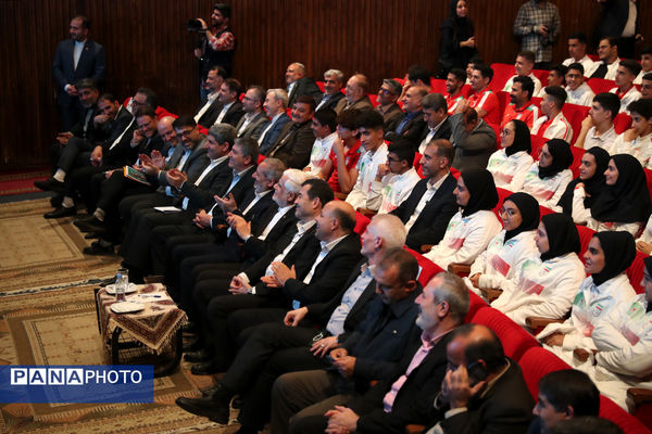تجلیل از مدال آوران ورزش دانش‌آموزی