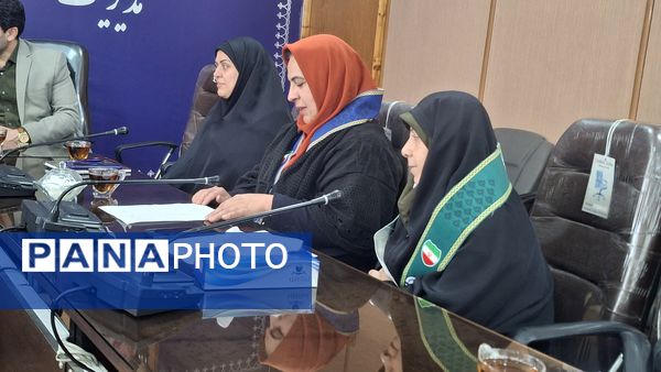 مراسم تقدیر از نقش آفرینان اختتامیه مسابقات قرآن استان مازندران