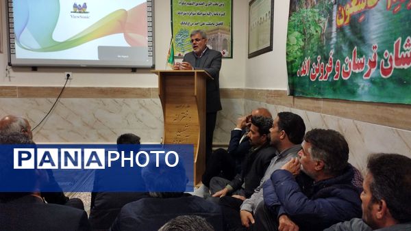 جلسه انجمن اولیان و مربیان در دبیرستان شهید محمد آسوده شهرستان خلیل آباد