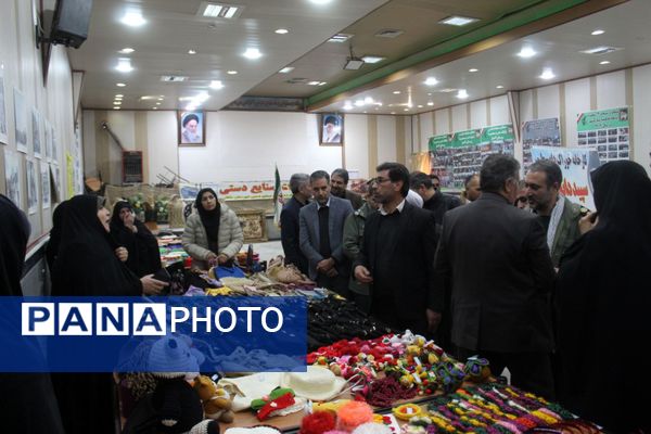نمایشگاه صنایع دستی ملکان فرصتی برای دیدن و خرید آثار بومی
