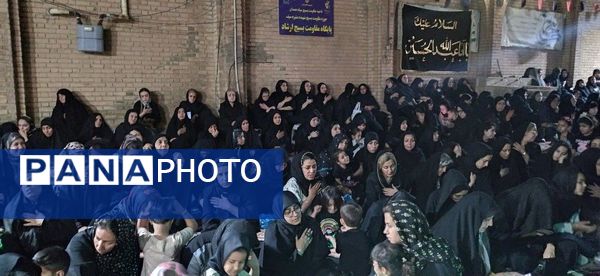 نوجوانان تهرانی هم‌نوا با اسرای کربلا به سوگ امام حسین (ع) نشستند