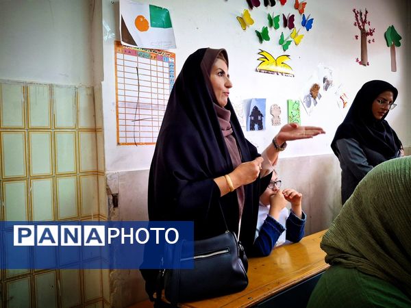 بازدید مدیرکل آموزش و پرورش استان چهارمحال وبختیاری در آموزشگاه استثنائی امید شهرستان بروجن 