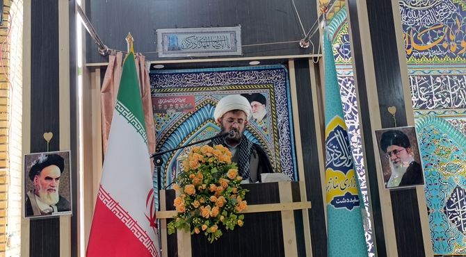 نماز عبادی سیاسی جمعه در مسجد جامع شهر سفید‌دشت 