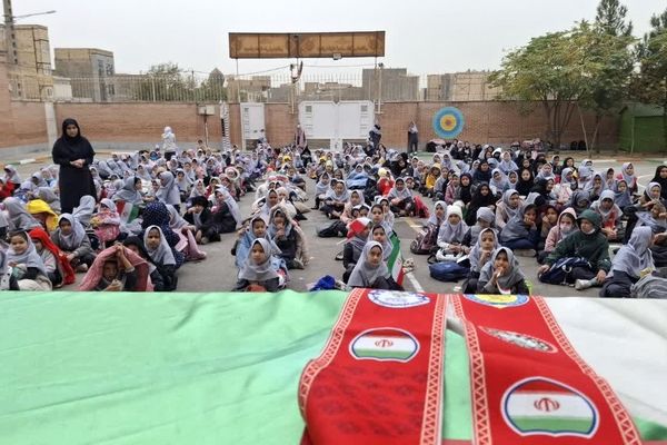 جشن روز دانش آموز در دبستان آیت الله هاشمی رفسنجانی