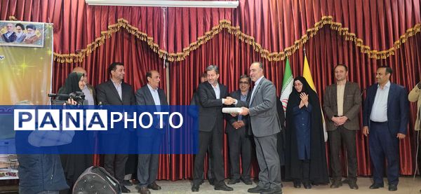  مراسم کلنگ‌زنی همزمان دو پروژه آموزشی در ناحیه چهار اصفهان