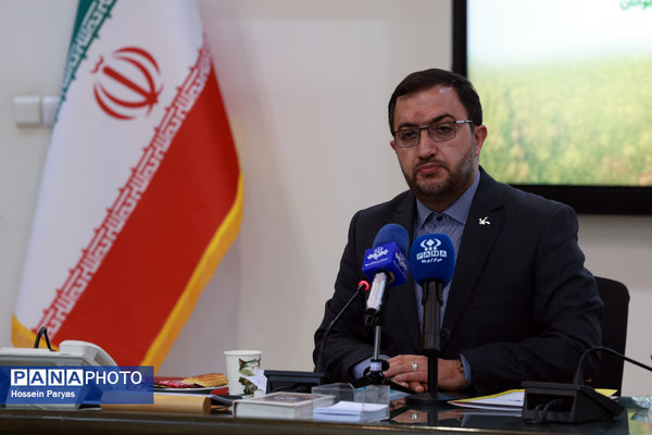 نشست خبری تبیین سند ملی کودک و نوجوان و هفته ملی کودک