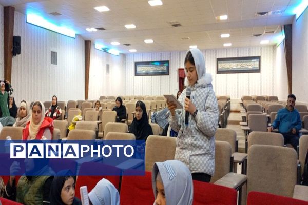 کلاس آموزشی خبرنگاری در کانون مهر تابان نیشابور