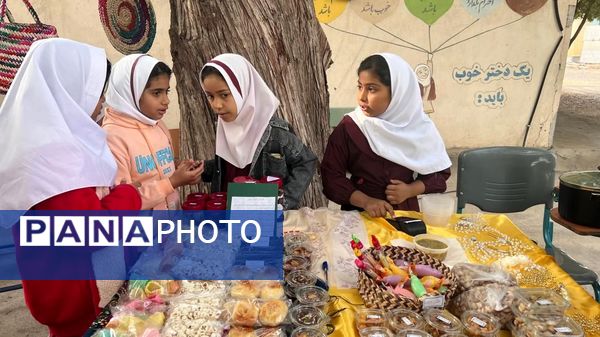 بازارچه کسب و کار دانش‌آموزی در دبستان مولوی فین 