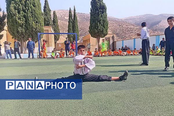 آغاز المپیاد درون‌مدرسه‌ای دانش‌آموزان دیشموک همزمان با هفته تربیت‌بدنی