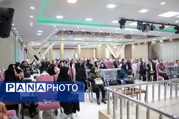 برگزاری اولین جلسه انجمن اولیاء و مربیان دبستان شاهد آقا مصطفی خمینی کاشمر