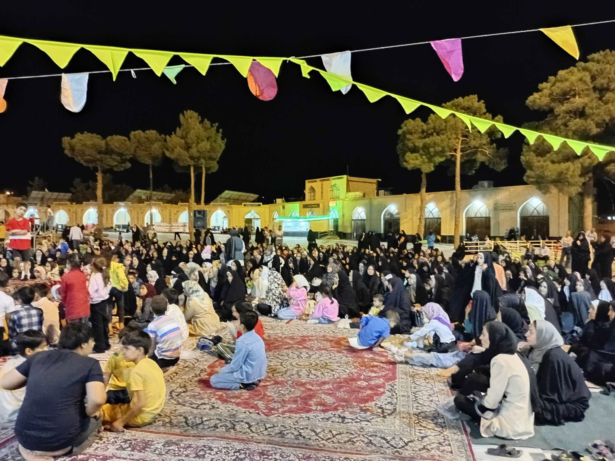 جشن میلاد امام محمد صادق (ع) و حضرت محمد (ص) در امامزاده محمد عابد کاخک
