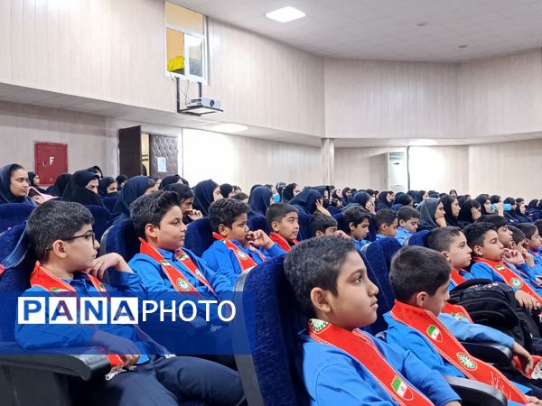 یادواره شهدای فرهنگی و دانش‌آموز شهرستان حاجی آباد