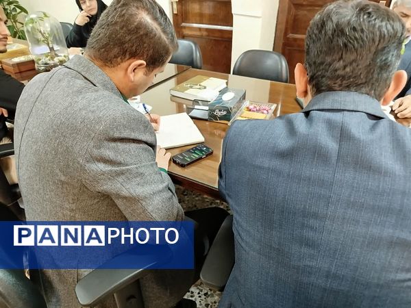 جلسه بررسی و تصمیم گیری در خصوص آزمون مجدد هدایت تحصیلی در مشهد