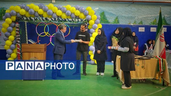 افتتاحیه المپیاد درون مدرسه‌ای به‌مناسبت هفته تربیت‌بدنی و ورزش در دبیرستان الزهرا «س» شهرستان اشتهارد 