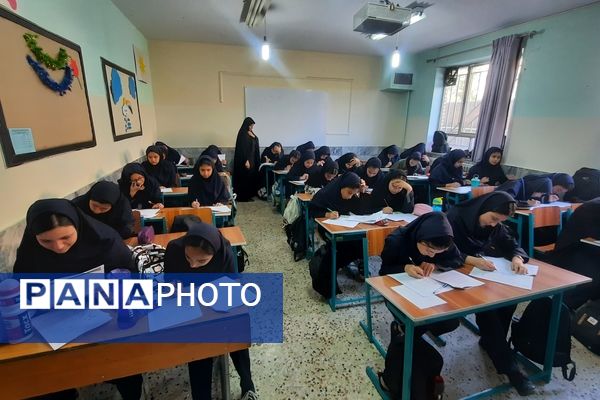 برگزاری آزمون سنجش آغازین به صورت هماهنگ کشوری در دبیرستان فرهنگیان ناحیه ۷ مشهد