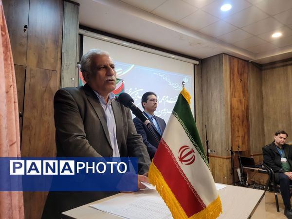 جلسه روسای انجمن مدارس ناحیه سه در دبستان مصلی‌نژاد حضرت زینب(س) 