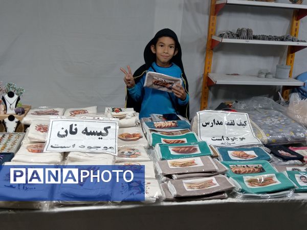 نمایشگاه صنایع دستی در محله طلاب مشهد