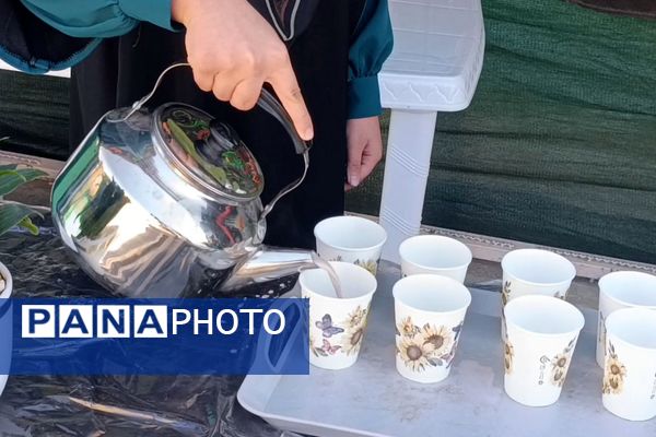 برپایی نمایشگاه "مادرم فاطمه" در دبیرستان مهر نیشابور