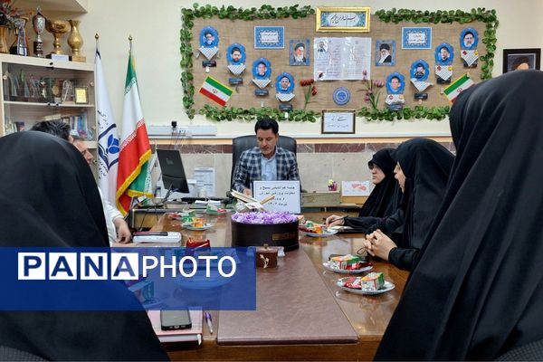 جلسه هم اندیشی بسیج و معاونت پرورشی شهرستان قدس جهت هماهنگی تابستانی  پربار دانش آموزان
