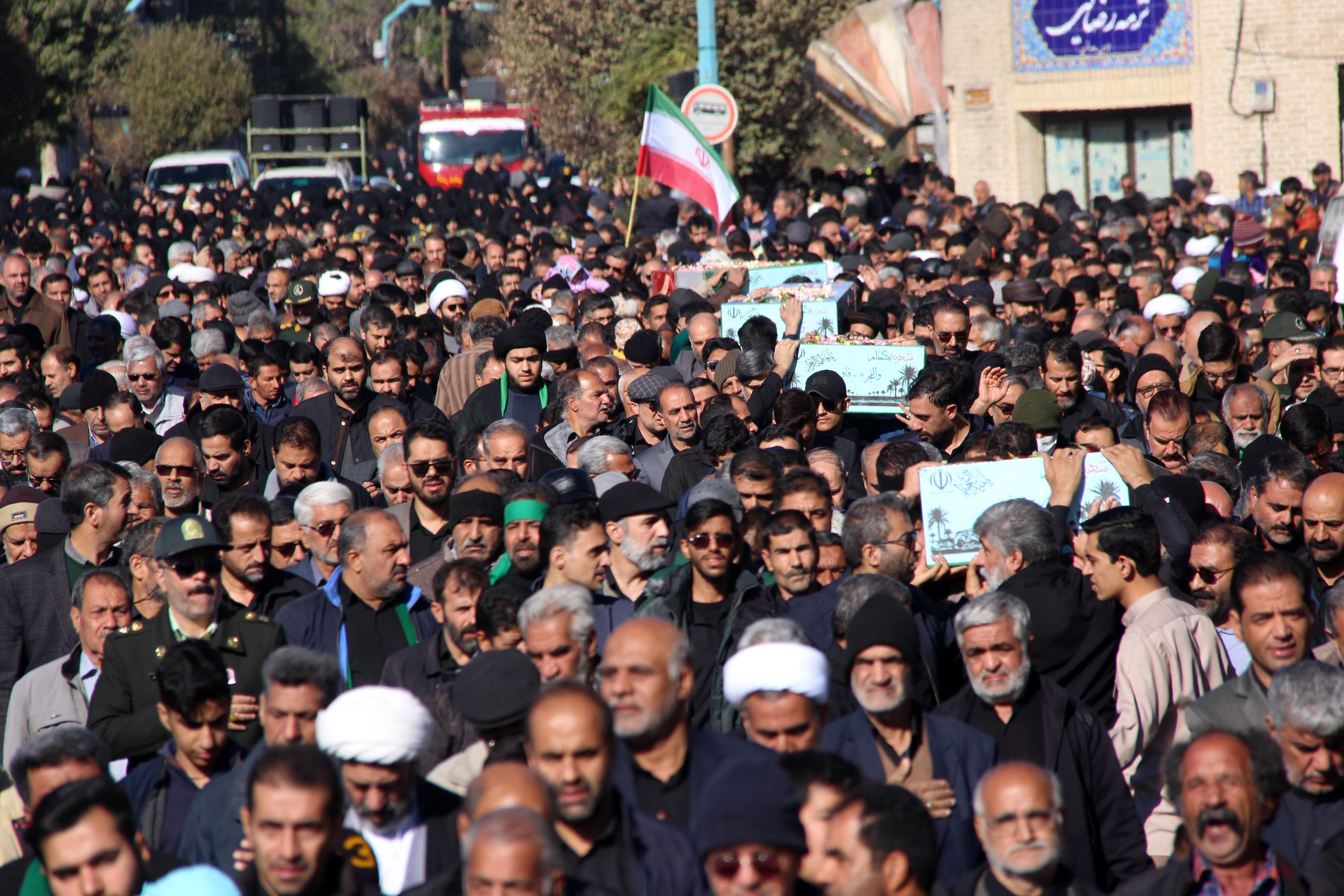 مراسم وداع با ۷ پیکر شهید گمنام هشت سال دفاع مقدس