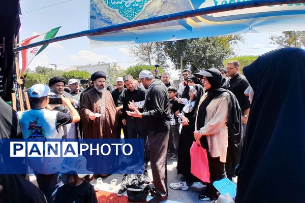 برپایی موکب امام حسین (ع) در منطقه پردیس با مشارکت پیشتازان سازمان دانش آموزی 