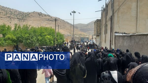 عزاداران حسینی، خیابان‌ها را غرق لبیک یا حسین کردند