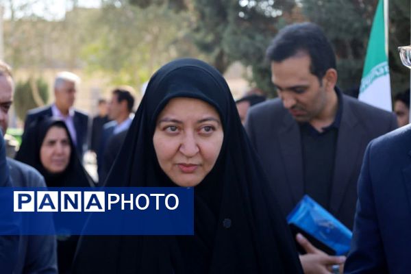 افتتاح زمین چمن دبیرستان دوره اول استعدادهای درخشان شهیدان مزیدی 