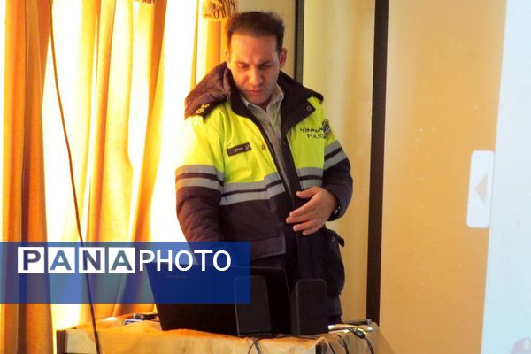 کارگاه آموزش پیشگیری از حوادث ترافیکی در ناحیه یک شهرری