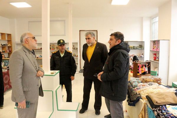 افتتاح نمایشگاه ویژه شب یلدا در فیروزکوه