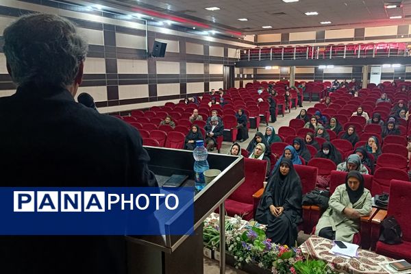 اولین نشست فصلی معلمان پژوهشگر شهریار