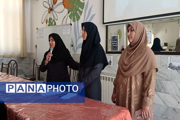 اولین  مجمع عمومی انجمن اولیاء و مربیان در دبیرستان شهید مجید دهنوی 