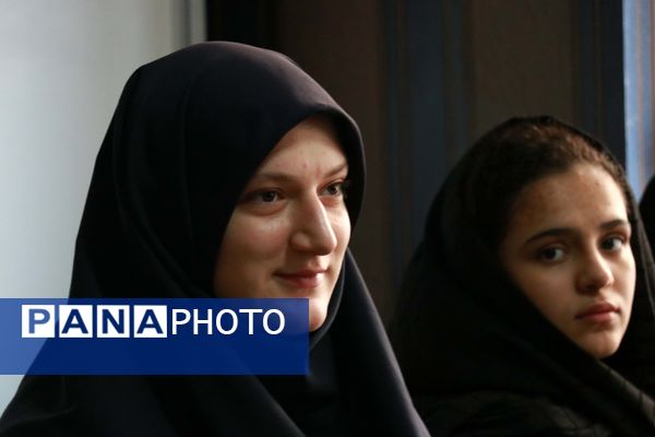 نشست صمیمی دانش‏‌آموز خبرنگاران و نمایندگان مجلس دانش‌آموزی آذربایجان شرقی با علی فلاحتکار
