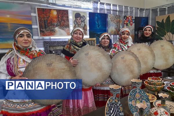جشن توانمندی زنان  در نمایشگاه بانوان دانشگاه آزاد ملارد