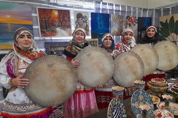جشن توانمندی زنان  در نمایشگاه بانوان دانشگاه آزاد ملارد