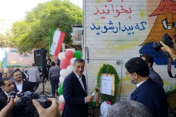 زنگ شکوفه‌ها در قم با حضور معاون اجرایی رئیس‌جمهور به صدا درآمد