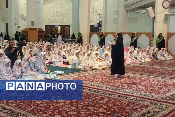 برگزاری جشن ۱۰۰۰ دانش‌آموز دختر روزه اولی در شیراز