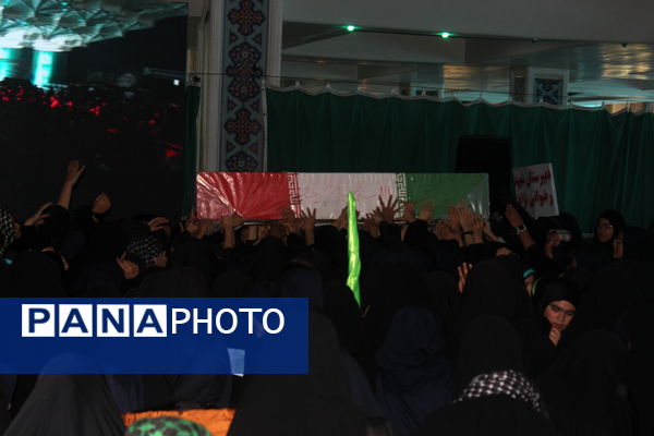 حضور پررنگ دانش‌آموزان دختر در آیین فاطمیون کرمان