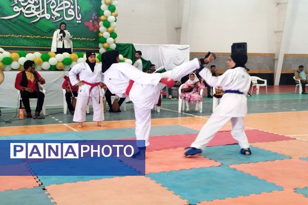 برگزاری جشن روز دختر در سالن کارگر فاروج