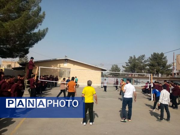 آغاز رقابت‌های ورزشی دبیرستان نمونه آیت‌الله خامنه‌ای 