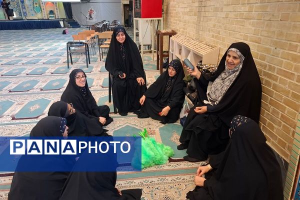 تقدیر از مدیران و فعالان پیشگیری از آسیب‌های اجتماعی شهرک امید صفادشت در نماز جمعه