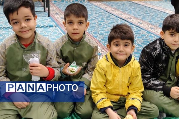 آیین سه‌شنبه‌های مهدوی در مدرسه شهید حسین غفاری