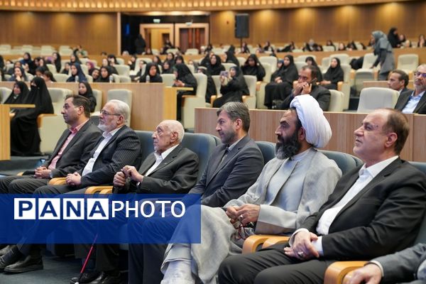 آیین تجلیل از معلمان نمونه و فداکار استان اصفهان