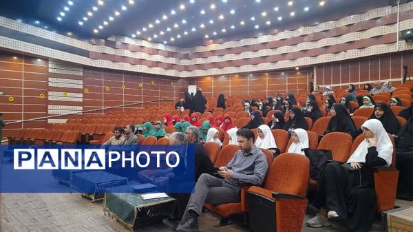 اعزام گروه سرود منتخب ناحیه شازند به اختتامیه سومین جشنواره سرود فجر مرحله استانی