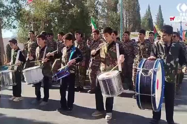 راهپیمایی یوم الله ۱۳ آبان مدرسه صدرا مهریز