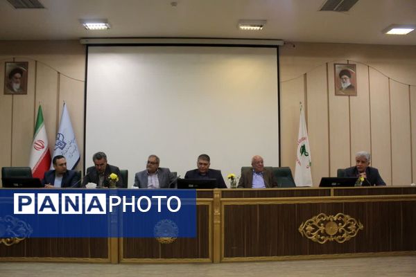 نشست خبری انجمن داروسازان یزد